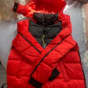 Womens QUILTED PULLOVER BODYGLOVE BUY THIS AND GET THE CONVERSE BACKPACK FREE!!